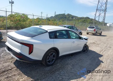 2025 Kia K4 Lxs z USA, uszkodzony, nr VIN 3KPFT4DE8SE006296